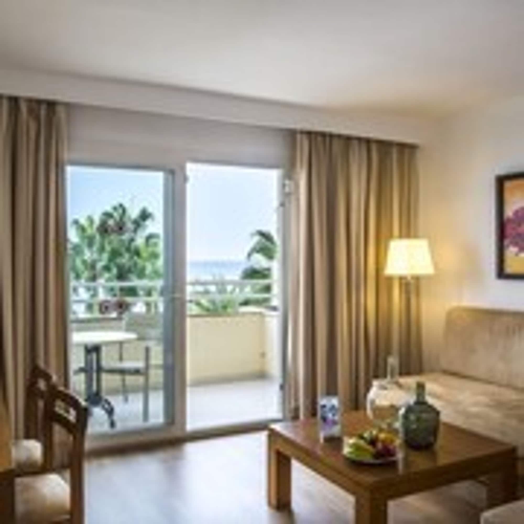 Cabot Cap De Mar Hotel Cala Bona  Bagian luar foto