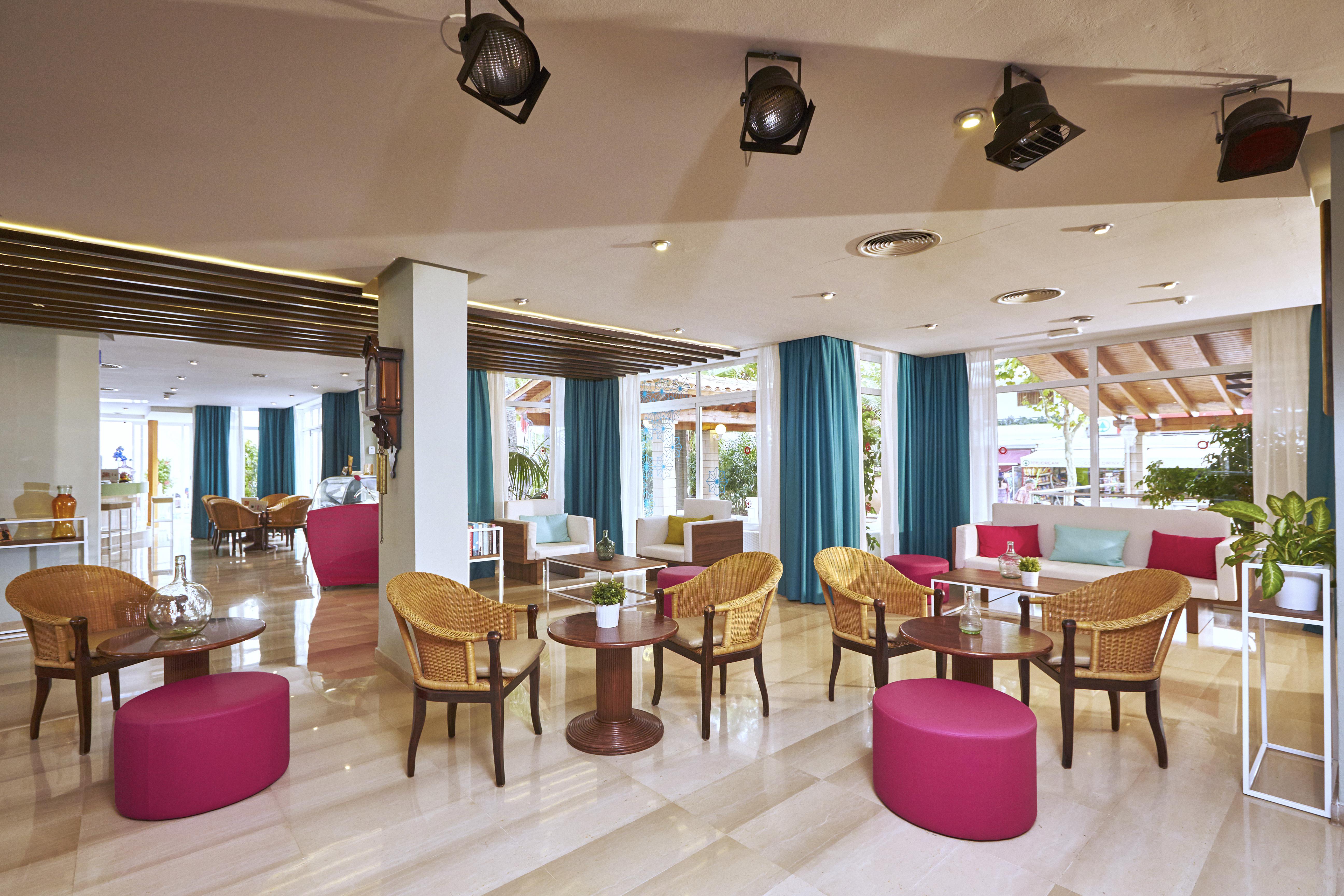 Cabot Cap De Mar Hotel Cala Bona  Bagian luar foto